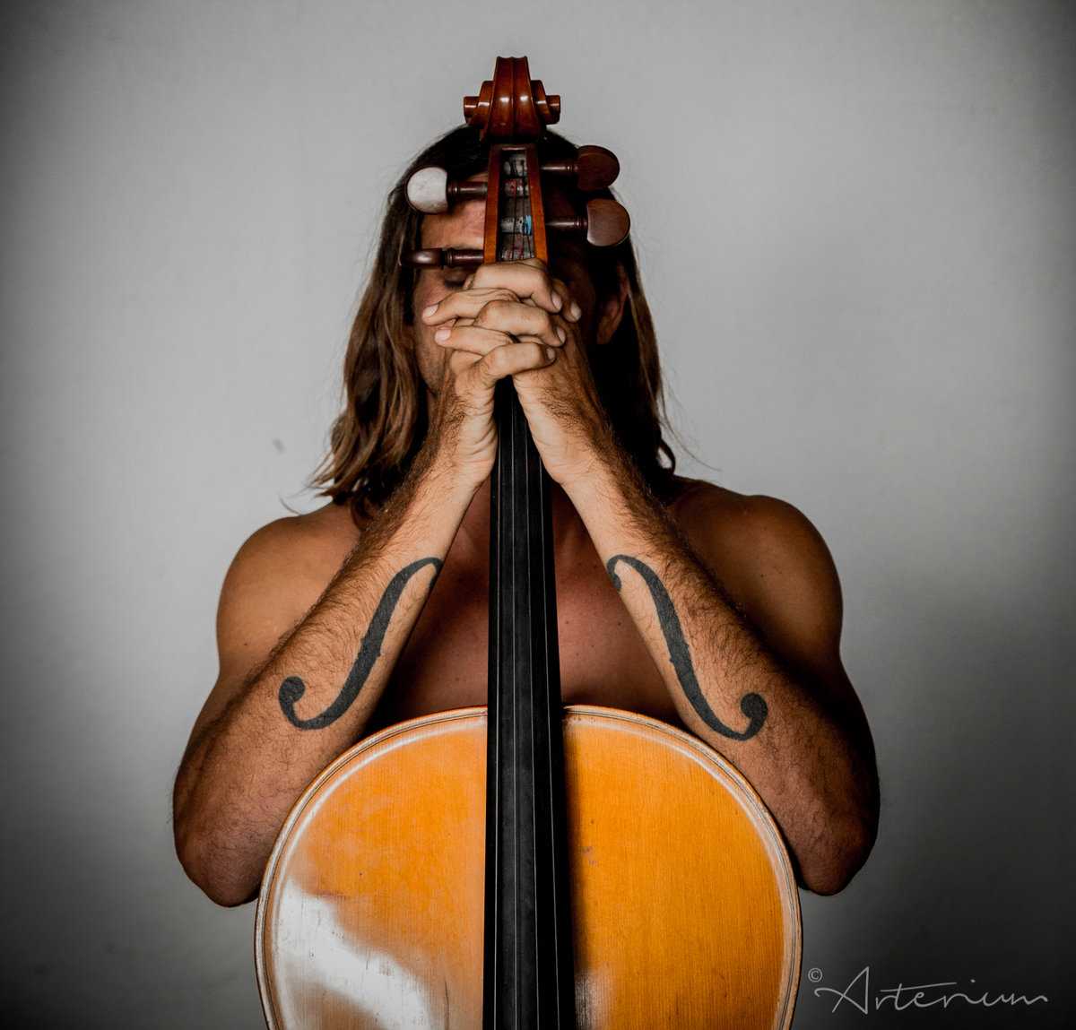 Algimiro Cesarino with his cello